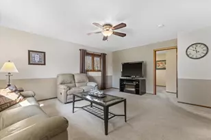 N8W27287 Woodridge Ln, Pewaukee, WI 53188 - Photo 18