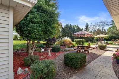 N8W27287  Woodridge Ln, Pewaukee, WI 53188 - Photo 46