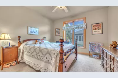 68  Aurora Ln, Fond du Lac, WI 54935 - Photo 18