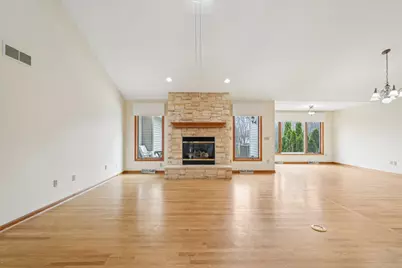 16605 W Sumerland Ct, New Berlin, WI 53151 - Photo 6