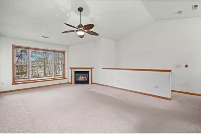 6235  Walnut Ln #8, Cudahy, WI 53110 - Photo 4