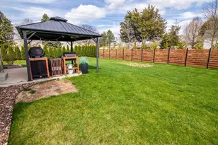 501 Pine Hollow Pl, Watertown, WI 53094 - Photo 4