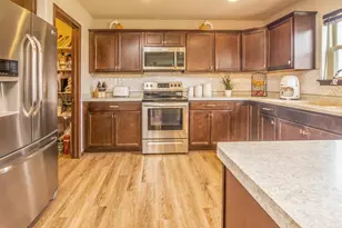 501 Pine Hollow Pl, Watertown, WI 53094 - Photo 8