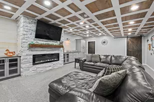 W1097 Spring Prairie Rd, Spring Prairie, WI 53105 - Photo 36