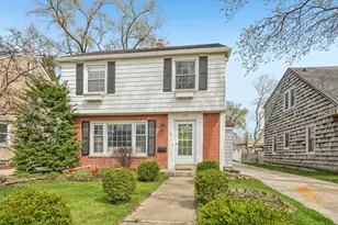 2360 N 83rd St, Wauwatosa, WI 53213 - Photo 6