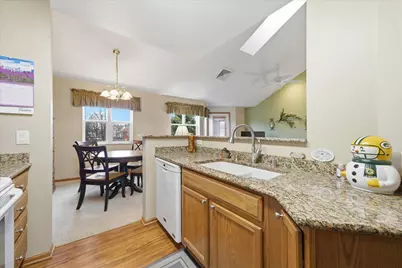 3903  Heather Valley Rd #212, Sheboygan, WI 53083 - Photo 2