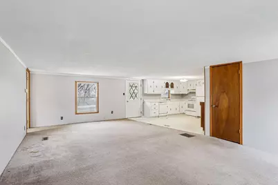 5040  Crestview Rd, Medina, WI 53559 - Photo 6