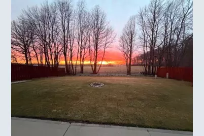 1661  Falcon Dr, Hartford, WI 53027 - Photo 2