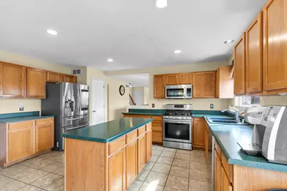 W134N6585  Lilly Creek Dr, Menomonee Falls, WI 53051 - Photo 14