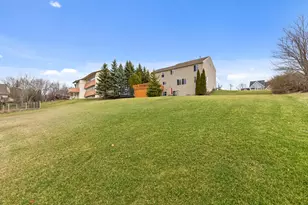 W134N6585 Lilly Creek Dr, Menomonee Falls, WI 53051 - Photo 36