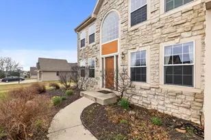 W134N6585 Lilly Creek Dr, Menomonee Falls, WI 53051 - Photo 2