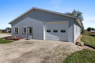 12024 Point Creek Rd, Meeme, WI 53063 - Photo 4