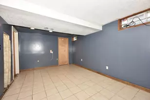 10529 W Caldwell Ave, Milwaukee, WI 53225 - Photo 26