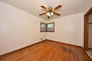 10529 W Caldwell Ave, Milwaukee, WI 53225 - Photo 14