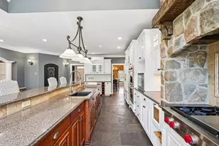 21065 Bradford Ln, Brookfield, WI 53045 - Photo 10