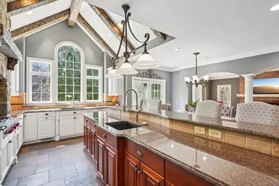 21065  Bradford Ln, Brookfield, WI 53045 - Photo 8