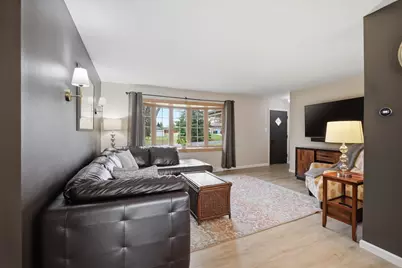 N64W15472  Sunny Dale Dr, Menomonee Falls, WI 53051 - Photo 10