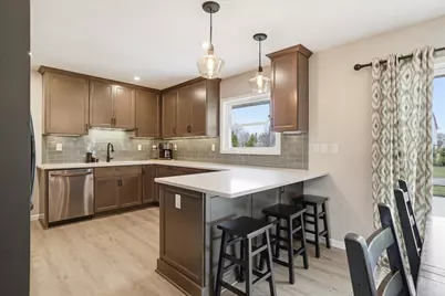 N64W15472  Sunny Dale Dr, Menomonee Falls, WI 53051 - Photo 4