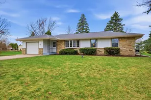 N64W15472 Sunny Dale Dr, Menomonee Falls, WI 53051 - Photo 34