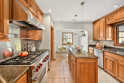 2617 N 90th St, Wauwatosa, WI 53226 - Photo 14