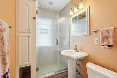 2036 N 84th St, Wauwatosa, WI 53226 - Photo 22