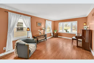 2625 N 65th St, Wauwatosa, WI 53213 - Photo 8