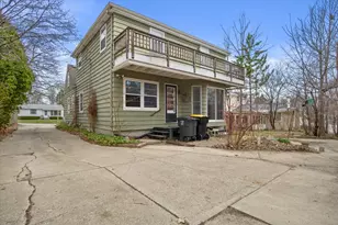 2207 N 119th St, Wauwatosa, WI 53226 - Photo 34