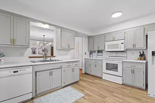 7014 N 97th St, Milwaukee, WI 53224 - Photo 14