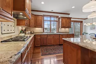 W77N982 Cranes Crossing, Cedarburg, WI 53012 - Photo 10