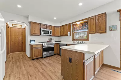 N106W16330  Fieldstone Pass, Germantown, WI 53022 - Photo 4