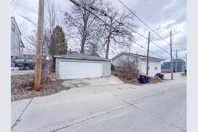 9007 W Greenfield Ave, West Allis, WI 53214 - Photo 2