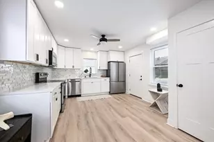 1922 E Iron St, Milwaukee, WI 53207 - Photo 12