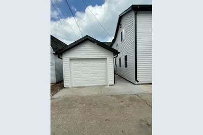 1922 E Iron St, Milwaukee, WI 53207 - Photo 4