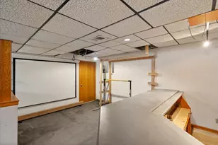 527 N Hartwell Ave, Waukesha, WI 53186 - Photo 40