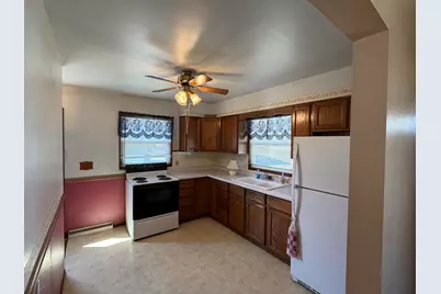 1133 S 36th St, Manitowoc, WI 54220 - Photo 4