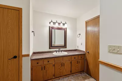 W180N9879  Riversbend Cir, Germantown, WI 53022 - Photo 8