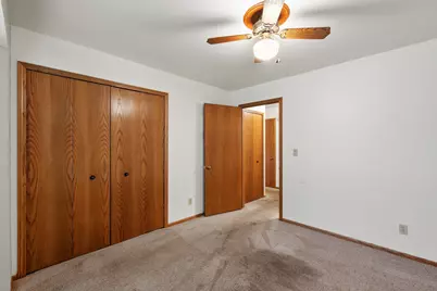 W180N9879  Riversbend Cir, Germantown, WI 53022 - Photo 14