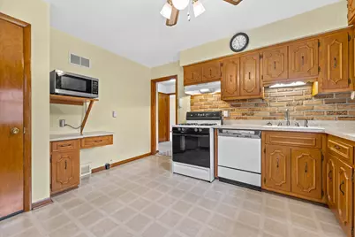 3786 S 23rd St, Milwaukee, WI 53221 - Photo 18