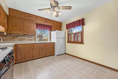 3786 S 23rd St, Milwaukee, WI 53221 - Photo 16