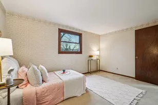 720 W Fairfield Ct, Glendale, WI 53217 - Photo 38