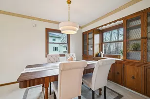 720 W Fairfield Ct, Glendale, WI 53217 - Photo 12