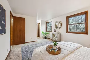 720 W Fairfield Ct, Glendale, WI 53217 - Photo 34