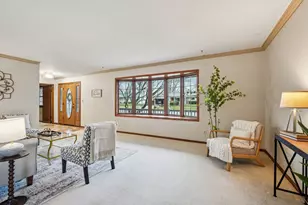 720 W Fairfield Ct, Glendale, WI 53217 - Photo 8