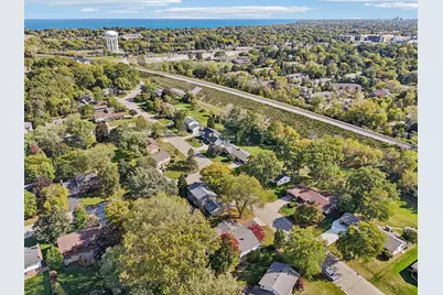 720 W Fairfield Ct, Glendale, WI 53217 - Photo 64