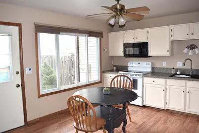 W165N11547  Abbey Ct #2, Germantown, WI 53022 - Photo 6