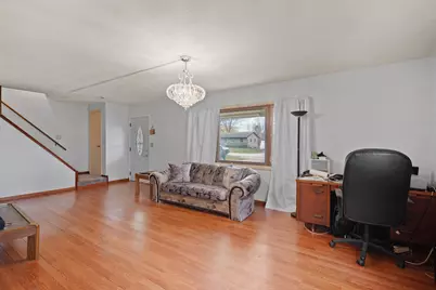 3749  Debby Ln, Racine, WI 53126 - Photo 6