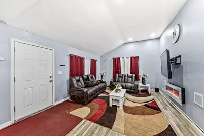 8306 W Ruby Ave, Milwaukee, WI 53218 - Photo 4