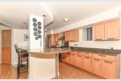 1904 N Farwell Ave #N, Milwaukee, WI 53202 - Photo 8