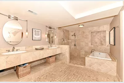 1904 N Farwell Ave #N, Milwaukee, WI 53202 - Photo 1