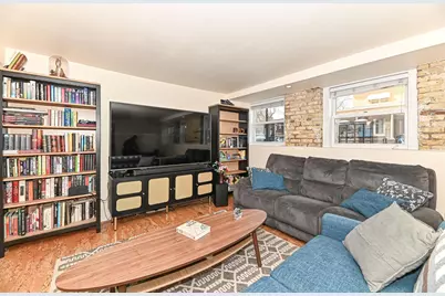 1904 N Farwell Ave #N, Milwaukee, WI 53202 - Photo 4